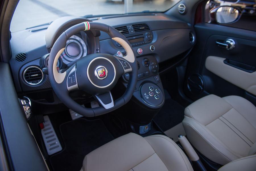 Торпедо Abarth 695 Edizione Maserati (312) 2013 года  (JP) (фото 12 из 22)
